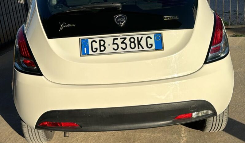 Lancia Ypsilon Hybrid Gold pieno