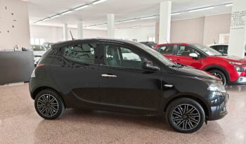 Lancia Ypsilon 1.0 Hybrid Gold pieno