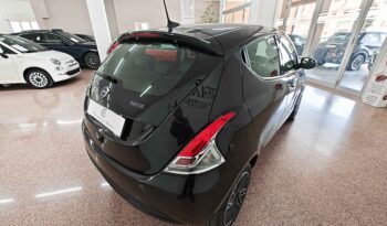 Lancia Ypsilon 1.0 Hybrid Gold pieno