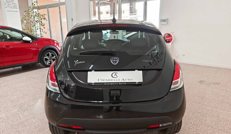 Lancia Ypsilon 1.0 Hybrid Gold pieno