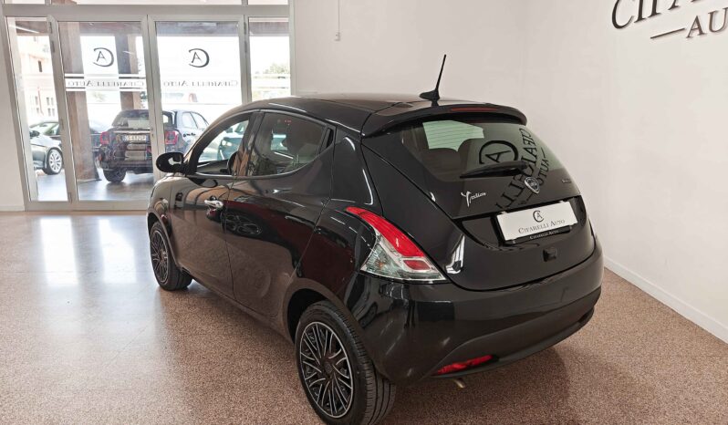 Lancia Ypsilon 1.0 Hybrid Gold pieno